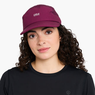 GOCap SC Field | Gorra de Running Técnica de 5 Paneles Mulberry M/L