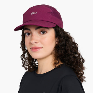 GOCap SC Field | Gorra de Running Técnica de 5 Paneles Mulberry M/L