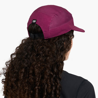 GOCap SC Field | Gorra de Running Técnica de 5 Paneles Mulberry M/L